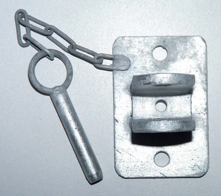 ferrure à chaînette